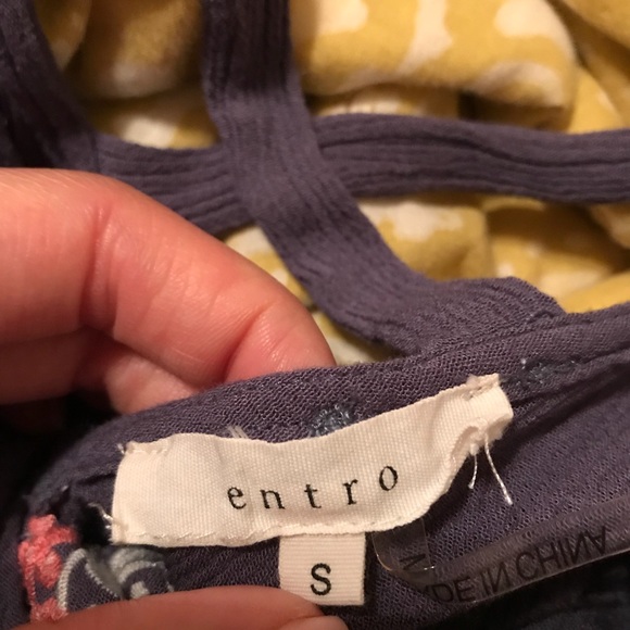 Entro Embroidered Tank Top - Picture 3 of 4
